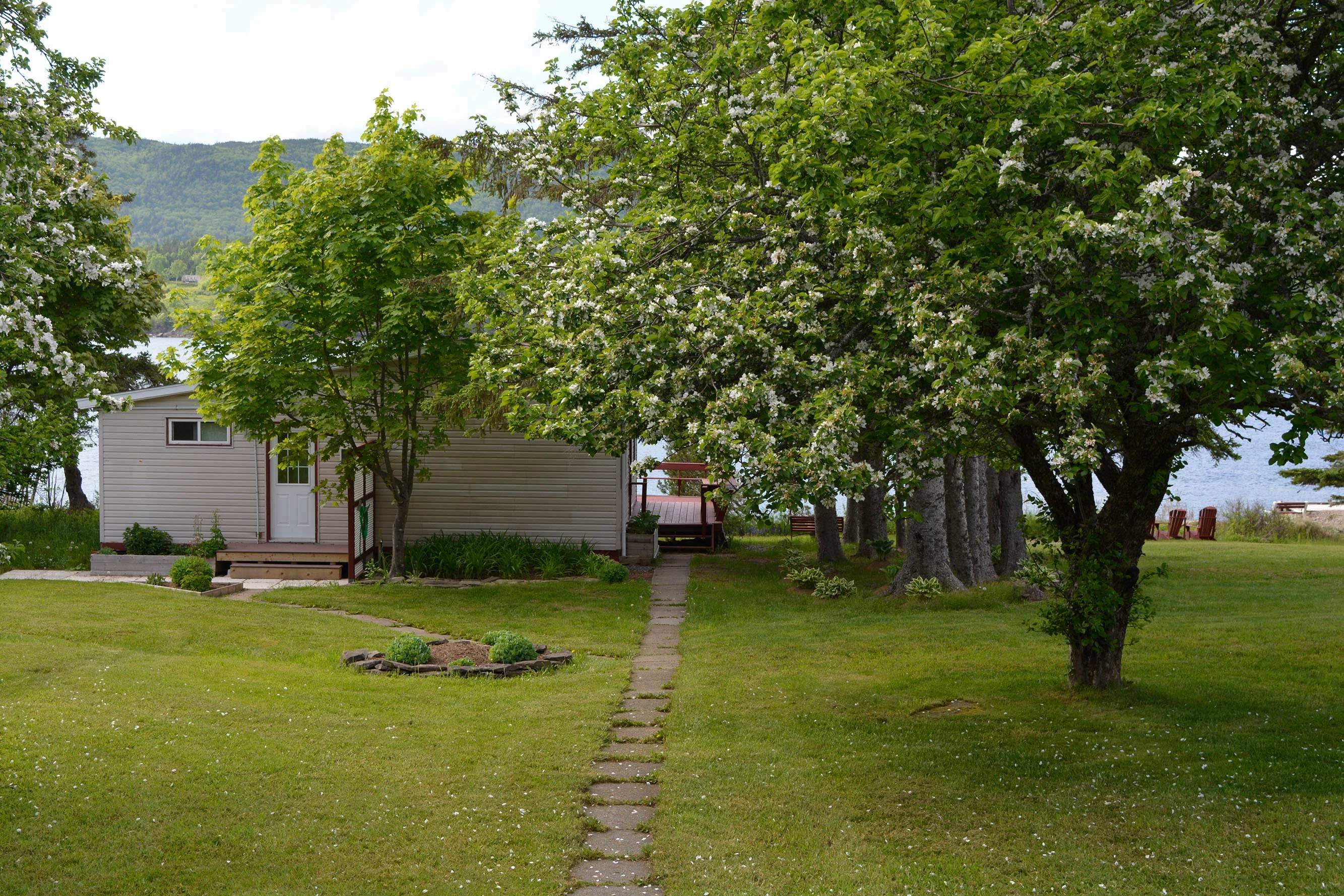 Cottage 2AB path to ocean