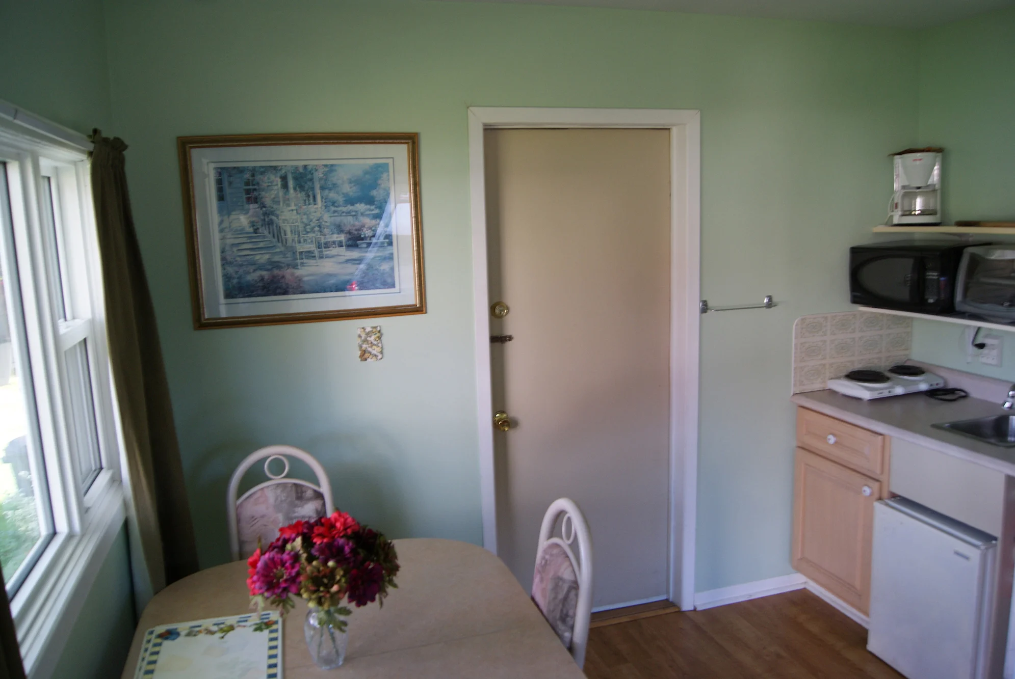Cottage 6A kitchen